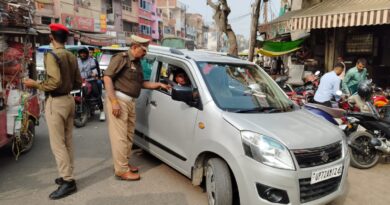 Following traffic rules is important for safety – Santosh Shukla (Traffic Incharge), riding a bike or scooter is fun only when you wear a helmet and protect your head